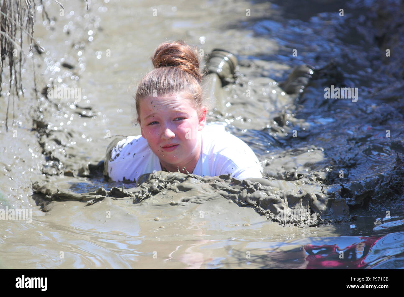 Girl Covered In Mud Stockfotos und bilder Kaufen Alamy