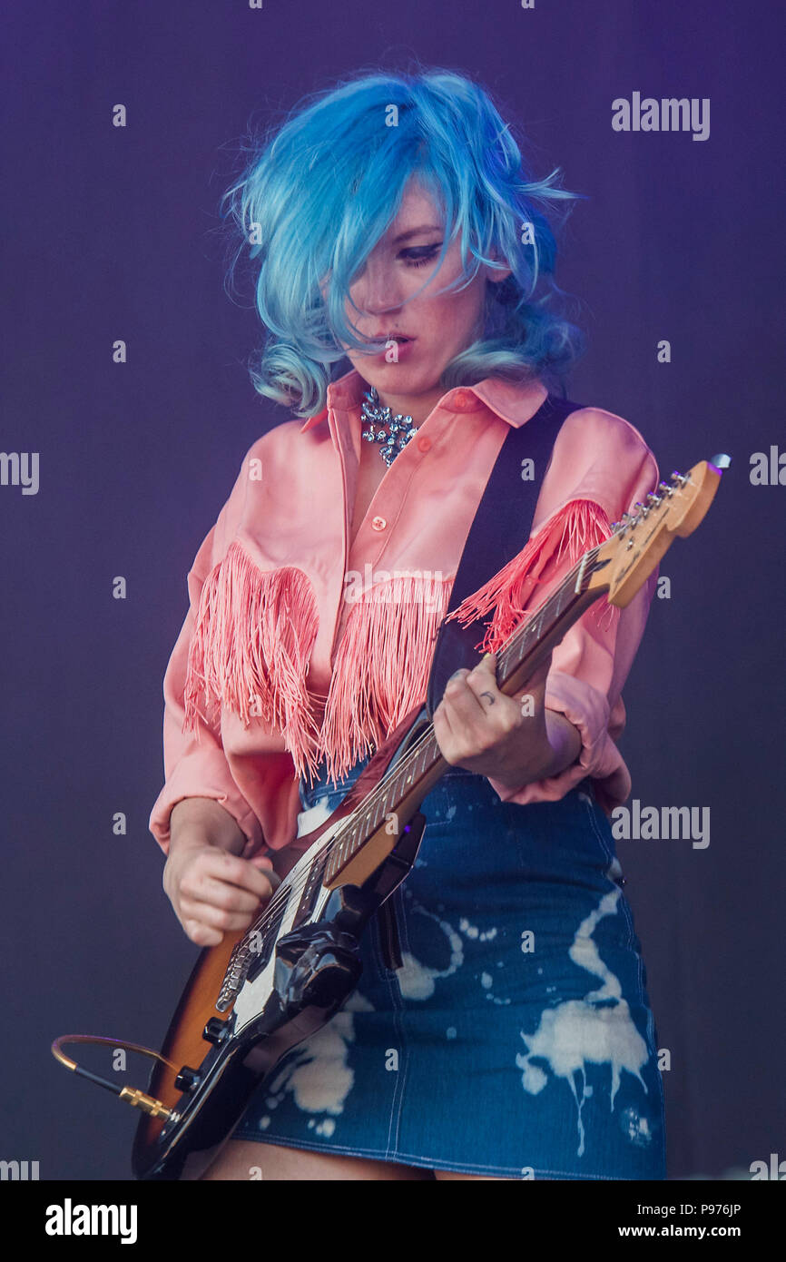 Schwarz Honig der Obelisk Arena spielen - Die 2018 Latitude Festival, henham Park. Suffolk vom 15. Juli 2018 Credit: Guy Bell/Alamy leben Nachrichten Stockfoto