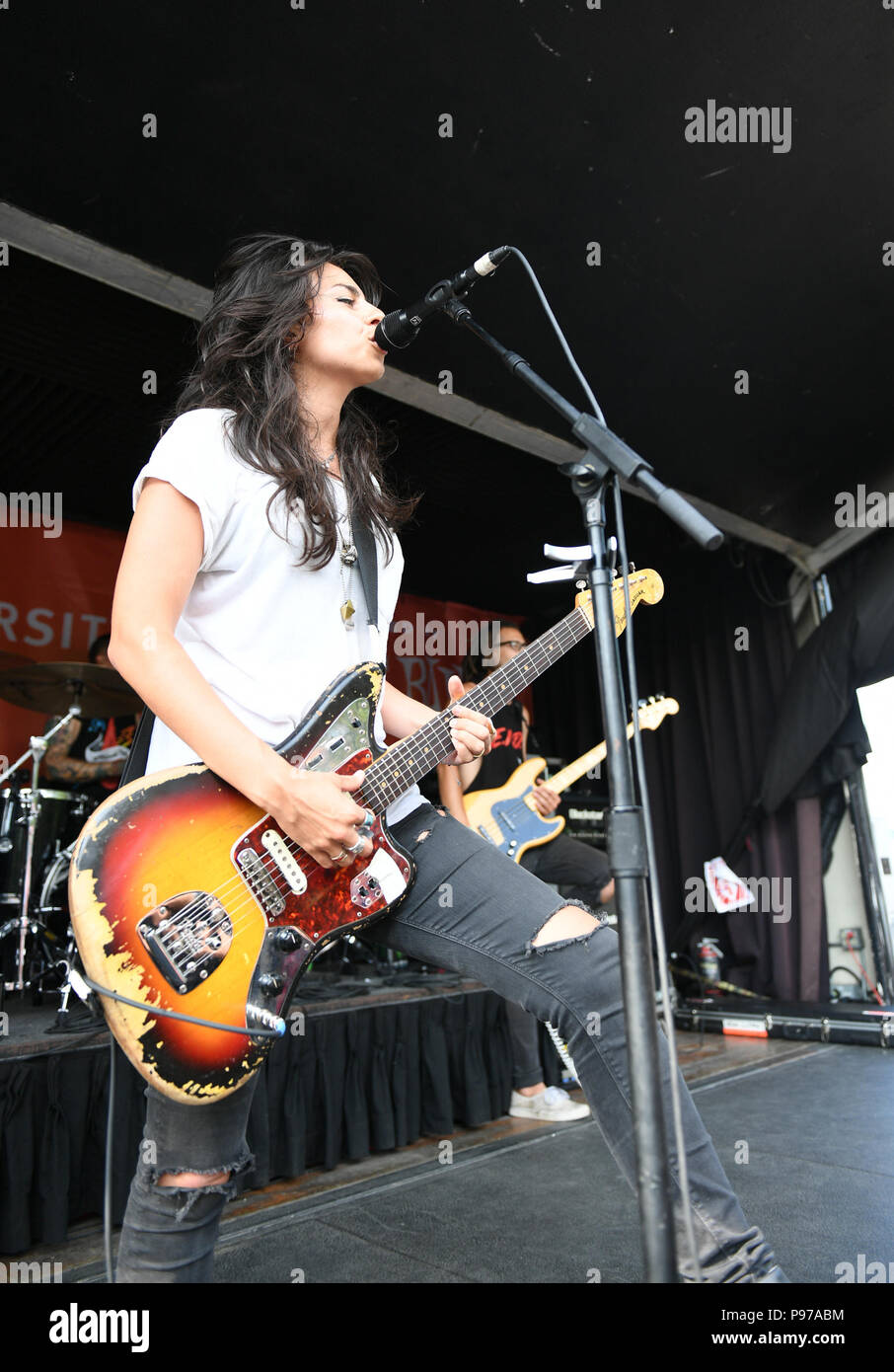 Virginia Beach, Virginia, USA. 12. Juli 2018. VANS WARPED TOUR 18 bringt TATIANA DEMARIA der Veteran United Home Kredite Amphitheater. in Virginia Beach, Virginia am 12. Juli 2018. Credit: Jeff Moore/ZUMA Draht/Alamy leben Nachrichten Stockfoto