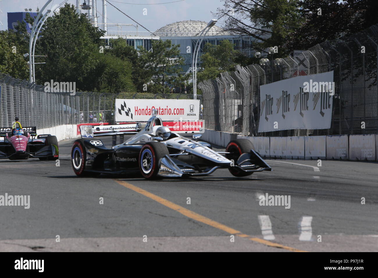 Toronto, Kanada. 15. Juli 2018. ToroDay 3 am Honda Indy in Toronto, Ontario, Kanada. Scott Dixon (9) gewinnt das Honda Indy nach führenden für 49 Runden. Simon Pagenaud (22) 2. und Robert Wickens (6) beendet 3. Credit: Lukas Durda/Alamy leben Nachrichten Stockfoto Toronto, Kanada. 15. Juli 2018. ToroDay 3 am Honda Indy in Toronto, Ontario, Kanada. Scott Dixon (9) gewinnt das Honda Indy nach führenden für 49 Runden. Simon Pagenaud (22) 2. und Robert Wickens (6) beendet 3. Credit: Lukas Durda/Alamy leben Nachrichten Stockfoto