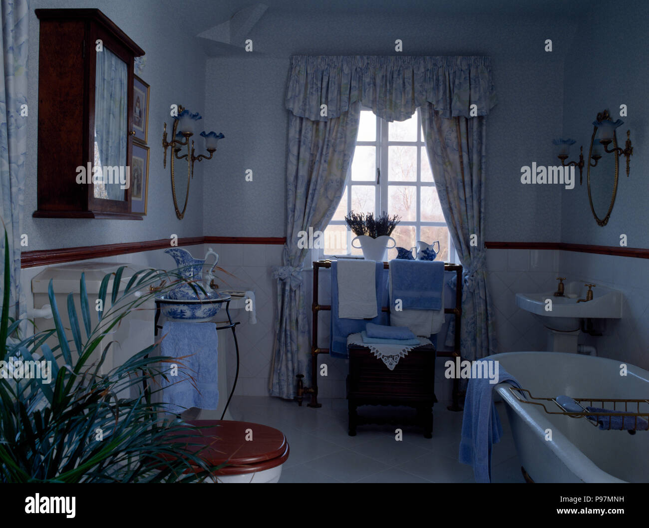 Innenraum Der 80er Jahre Bad Stockfotografie Alamy