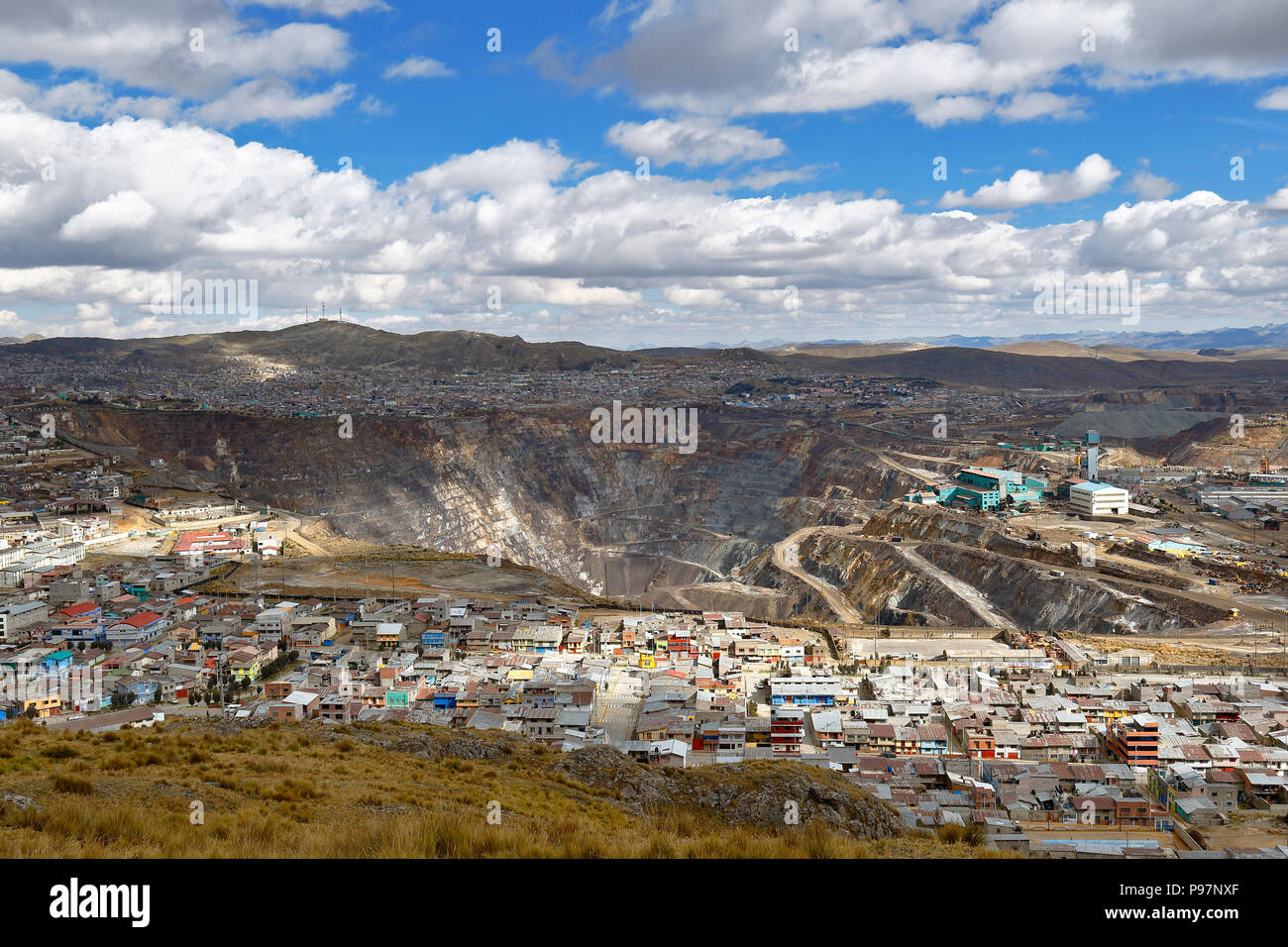 Vielen Dank pit' Raul Rojas' für die Bergbau- Betrieb in der Stadt des 'Cerro de Pasco Öffnen' Stockfoto