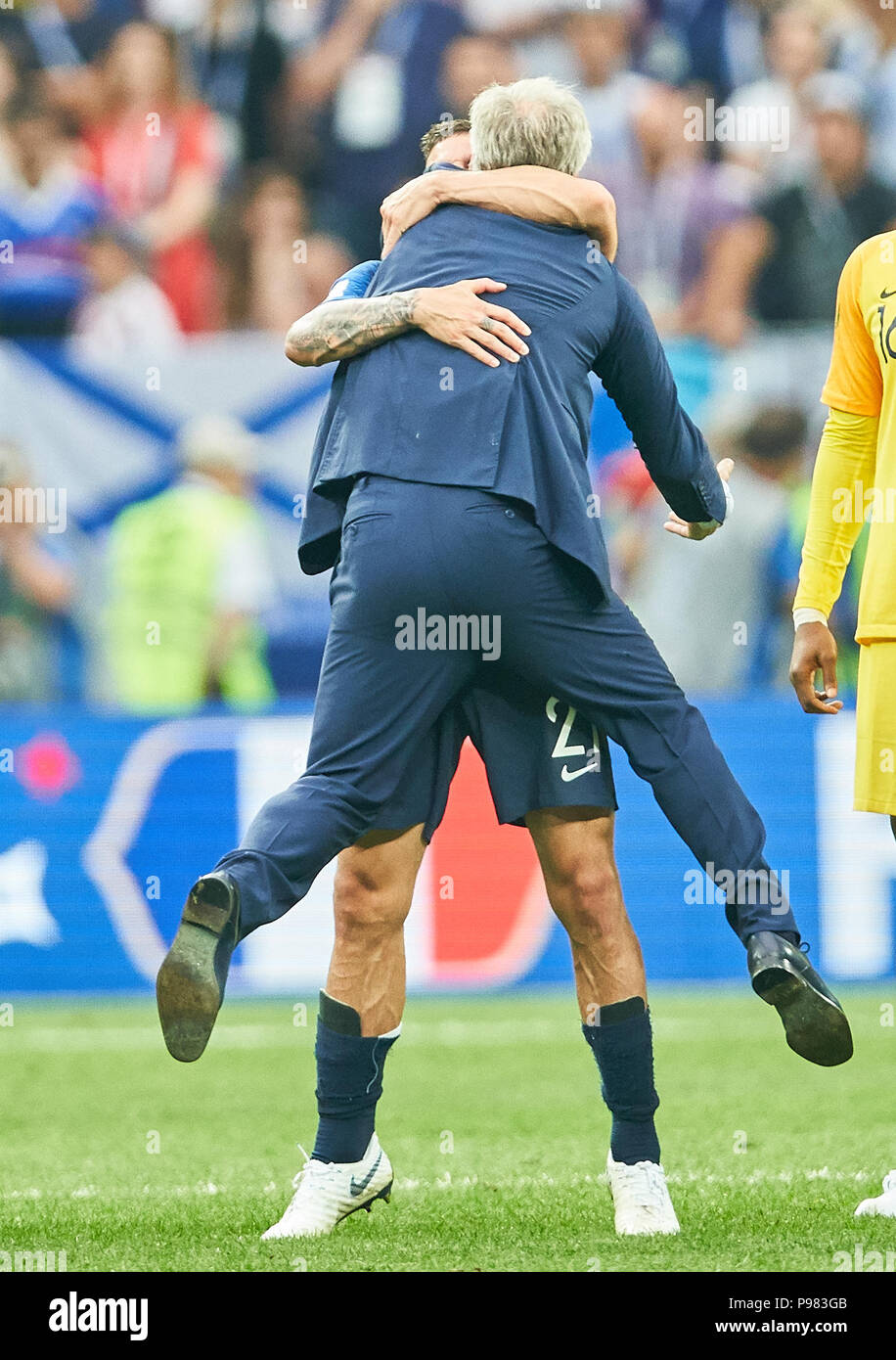 Moskau, Russland. 15. Juli 2018. Frankreich - Kroatien, Fußball, Moskau, 15. Juli 2018 Didier Deschamps, FRA Headcoach, Jubeln, Freude, Emotionen, feiern, lachen, Jubeln, Jubeln, reißt die Arme, ballte die Faust, Frankreich - Kroatien 4-2 FUSSBALL FIFA WM 2018 Russland, Endgültige, Saison 2018/2019, 15. Juli 2018 in Luzhniki Stadion Moskau, Russland. © Peter Schatz/Alamy leben Nachrichten Stockfoto