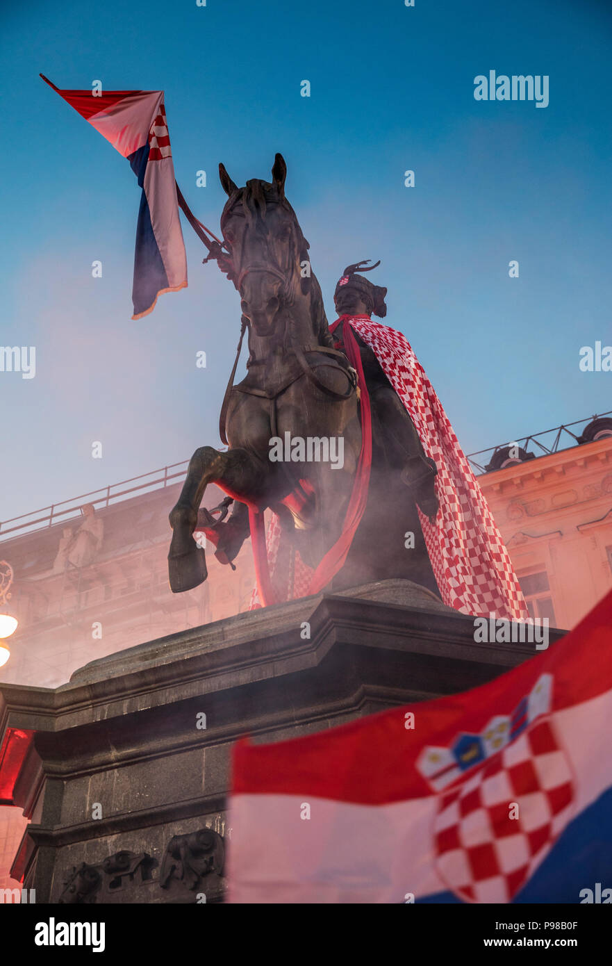 Zagreb, Kroatien, Sonntag, Juli 15, 2018, Kroaten feiern den zweiten Platz, silberne Medaille, von der Fußball WM 2018, Russland Quelle: Nino Marcutti/Alamy leben Nachrichten Stockfoto