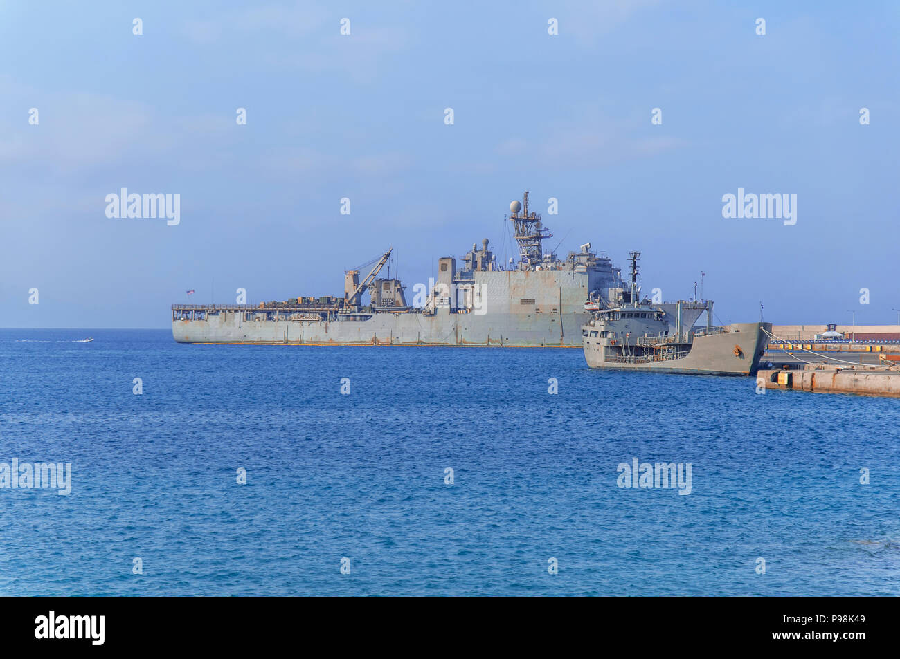 Space Aircraft Carrier Spielzeug – Mit Kämpfern, Panzern, Radar, Rückziehfunktion, Militärisches Raumschiff Für Kinder