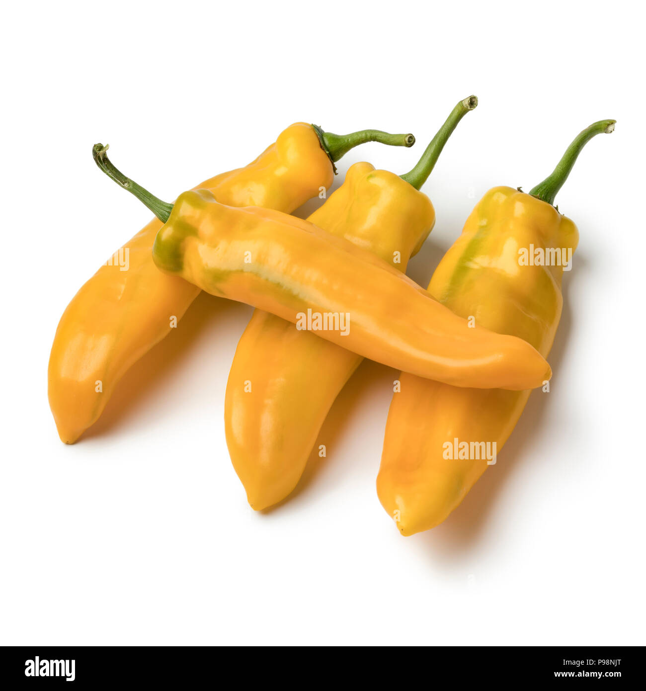 Frische gelbe Spitzen Paprika auf weißem Hintergrund Stockfoto