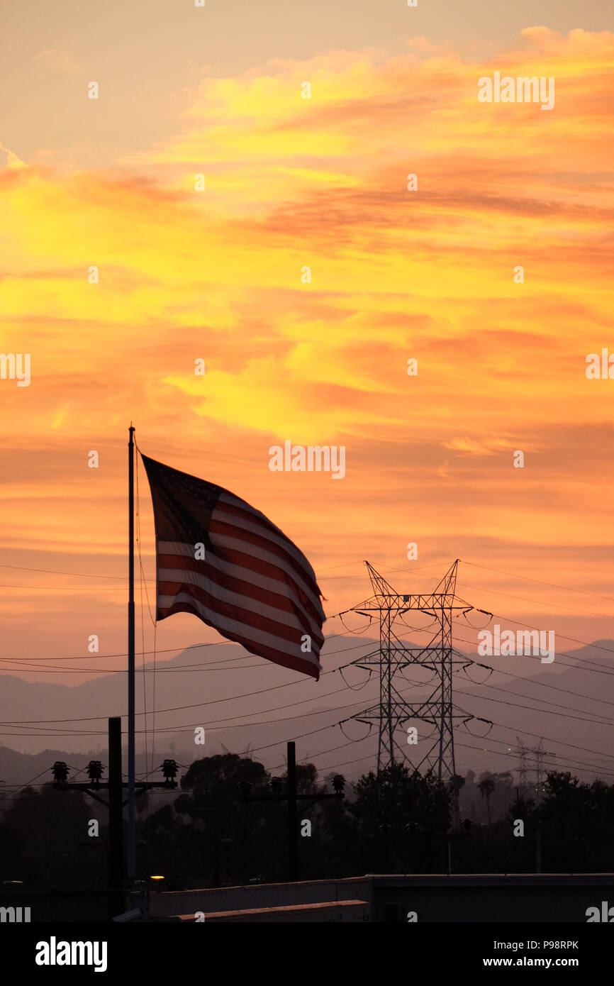 Amerikanische Flagge bei Sonnenuntergang Los Angeles Stockfoto