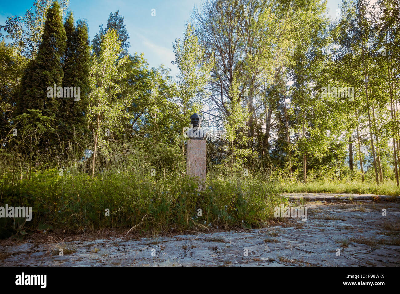 Grahovo Memorial Park und Skulpturen, die Einheimischen, die, geführt von Savo Kovačević, die Stadt gegen österreichisch-deutschen Besatzung im Jahr 1941 verteidigte Gedenken Stockfoto