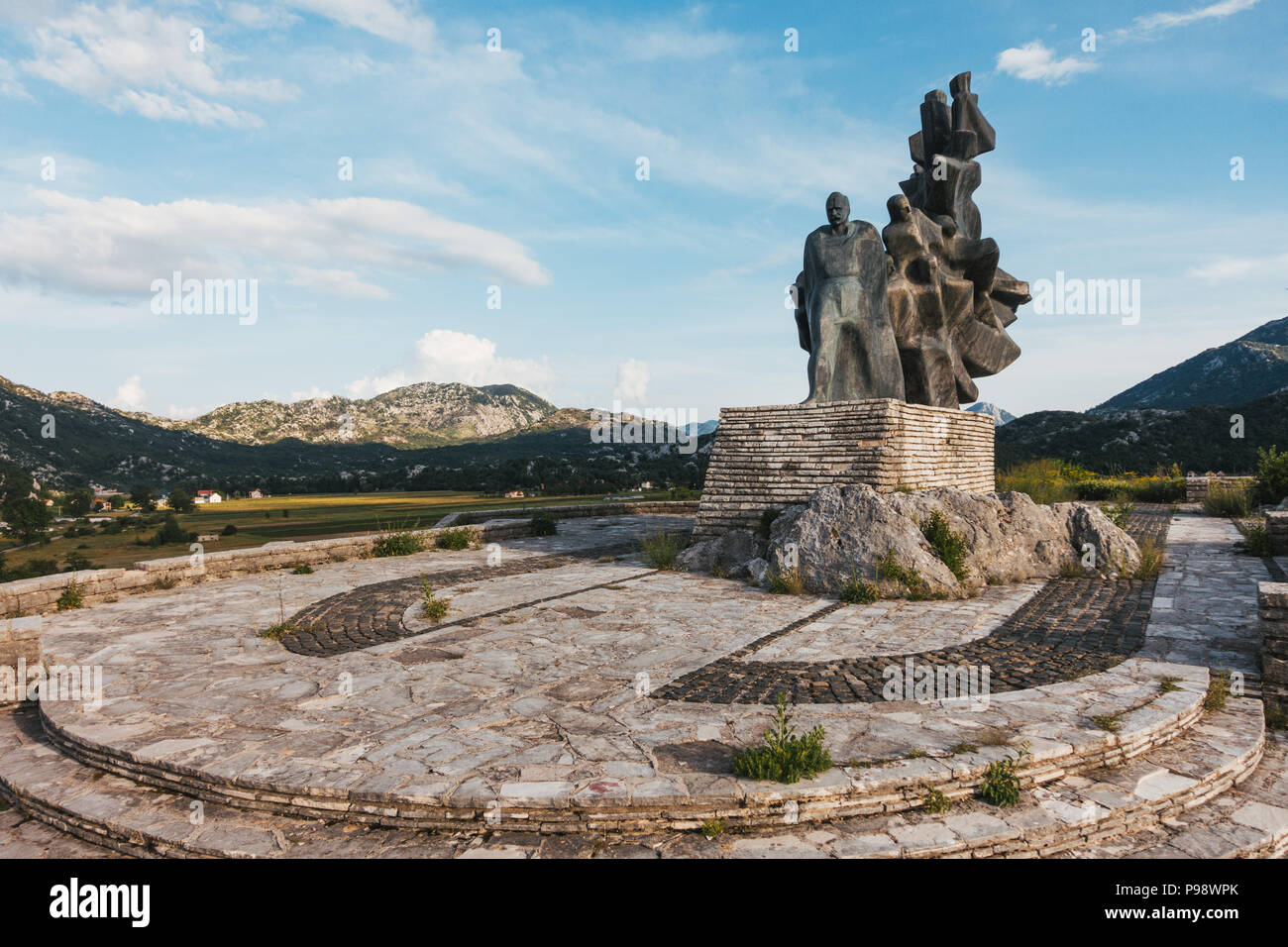 Grahovo Memorial Park und Skulpturen, die Einheimischen, die, geführt von Savo Kovačević, die Stadt gegen österreichisch-deutschen Besatzung im Jahr 1941 verteidigte Gedenken Stockfoto