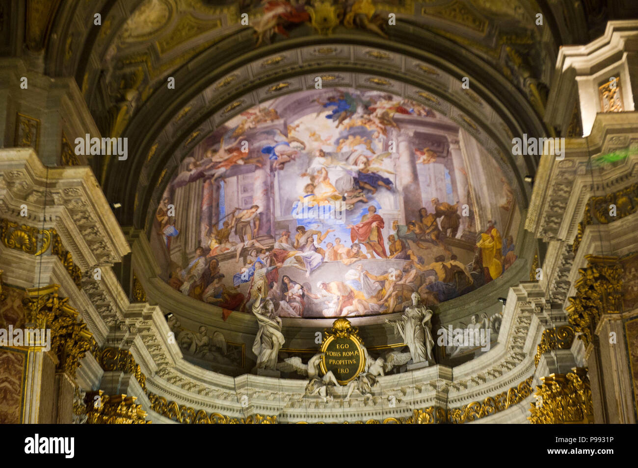 Europa. Italien, Rom, barocke Kirche S. Ignazio, mit Fresken von Andrea Pozzo und das Grab des heiligen Luigi Gonzaga. Stockfoto