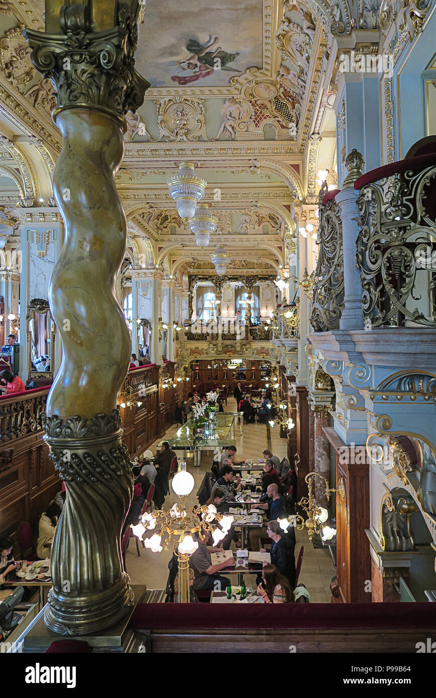 Innenraum der Boscolo Hotel in Budapest. Stockfoto