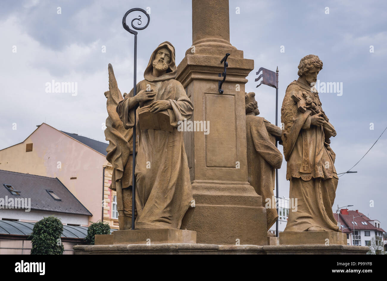 Spalte mit Grievous Jungfrau Maria auf dem Masaryk-platz in Wisowitz, Südböhmen, Mähren in der Tschechischen Republik Stockfoto