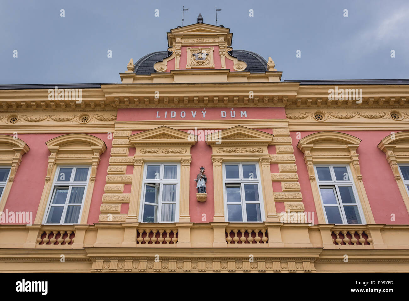 Rathaus auf dem Masaryk-platz in Wisowitz, Südböhmen, Mähren in der Tschechischen Republik Stockfoto