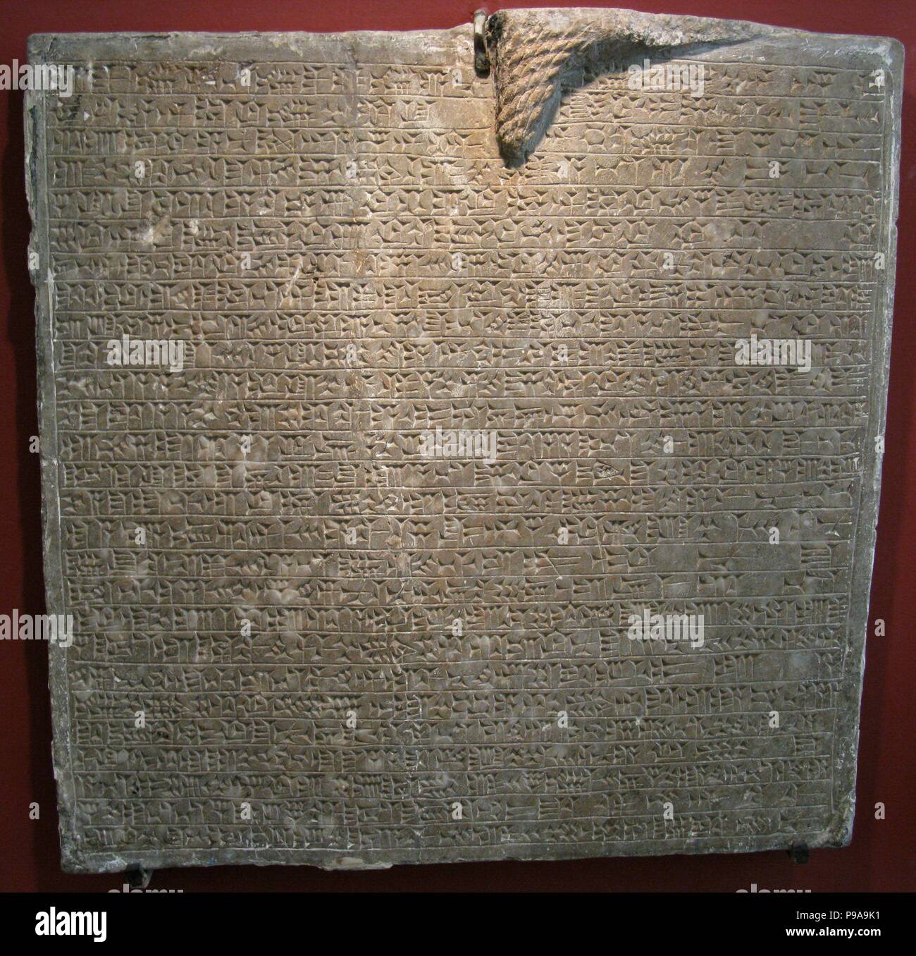Eingeschriebene Tafel aus dem Palast Sargons II. in Dur-Sharrukin, Khorsabad. Museum: Staatliche Eremitage, St. Petersburg. Stockfoto