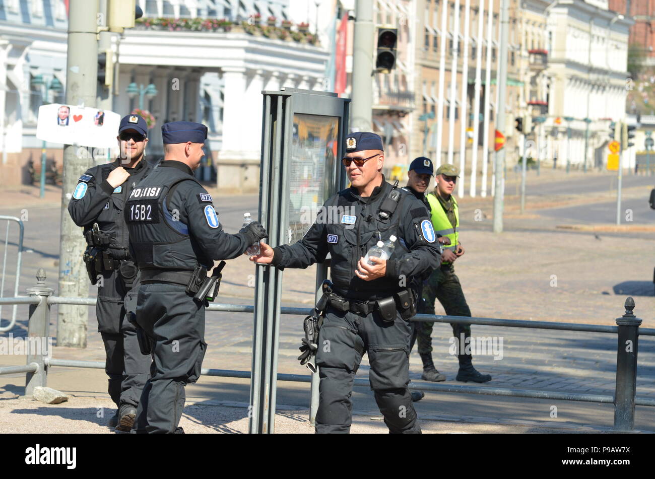 Helsinki, Finnland. 16. Juli 2018. Der US-amerikanische Präsident Donald Trump und der russische Präsident Wladimir Putin in Helsinki vor dem Gipfel von Helsinki 2018 Credit: S RB/Alamy leben Nachrichten Stockfoto