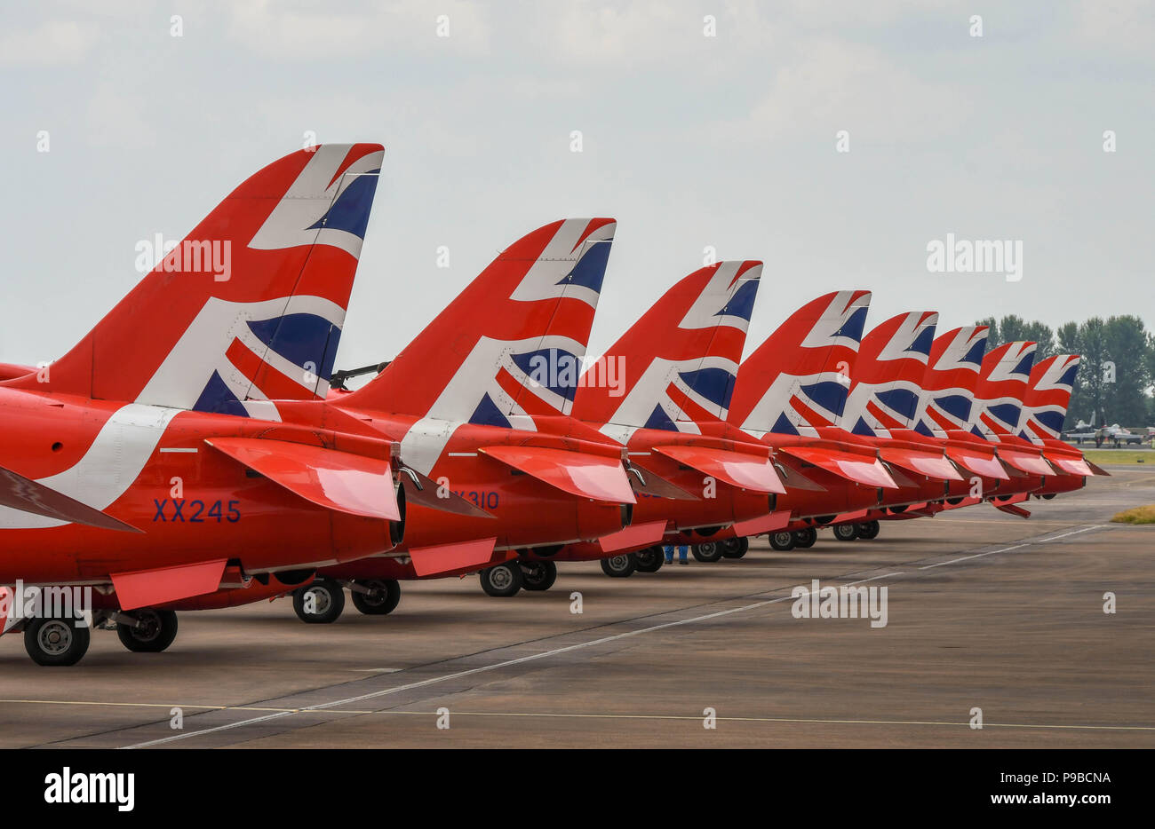 Endstücke von Hawk Jets der Royal Air Force aerobatic Team, die roten Pfeile, aufgereiht auf dem Boden an der Royal International Air Tattoo 2018 Stockfoto