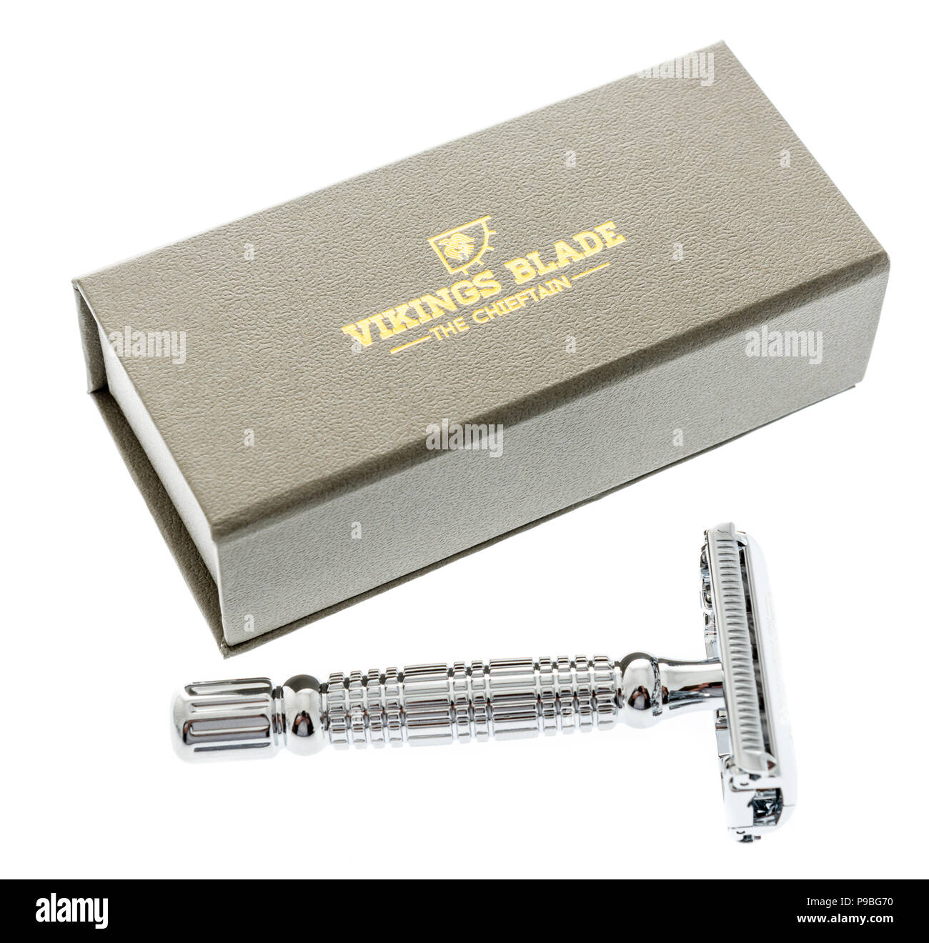 Winneconne, WI - 13. Juli 2018: ein Paket von einem Wikinger Blade der Häuptling safety razor auf einem isolierten Hintergrund. Stockfoto