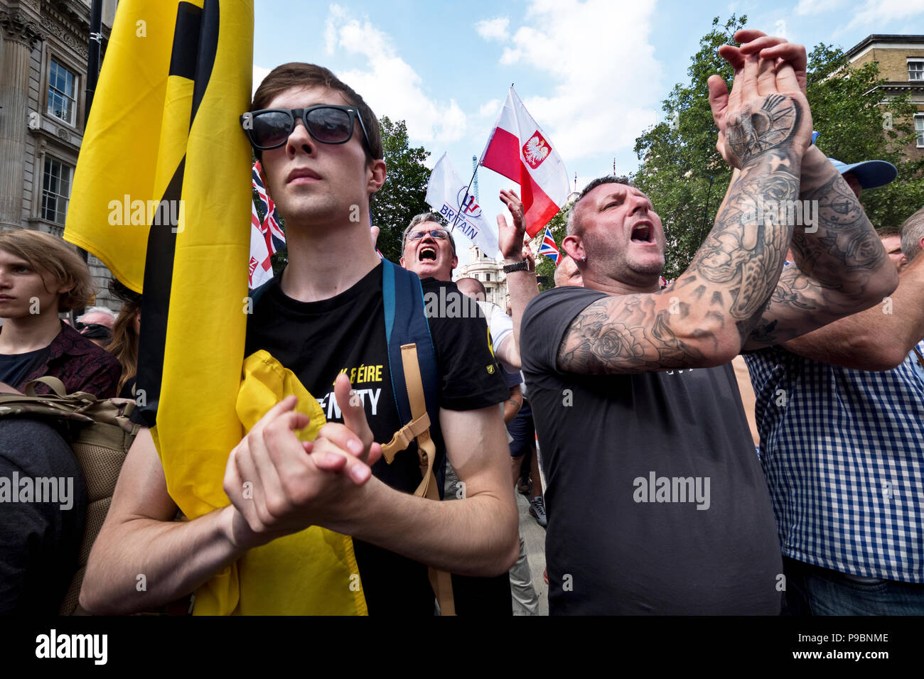 Die rechtsextreme "Fußball-Jungs Alliance' Pro-Trump und Tommy Robinson hielt einen Protest mit Tausenden von Anhängern in Central London vom 14. Juli 2018 Stockfoto