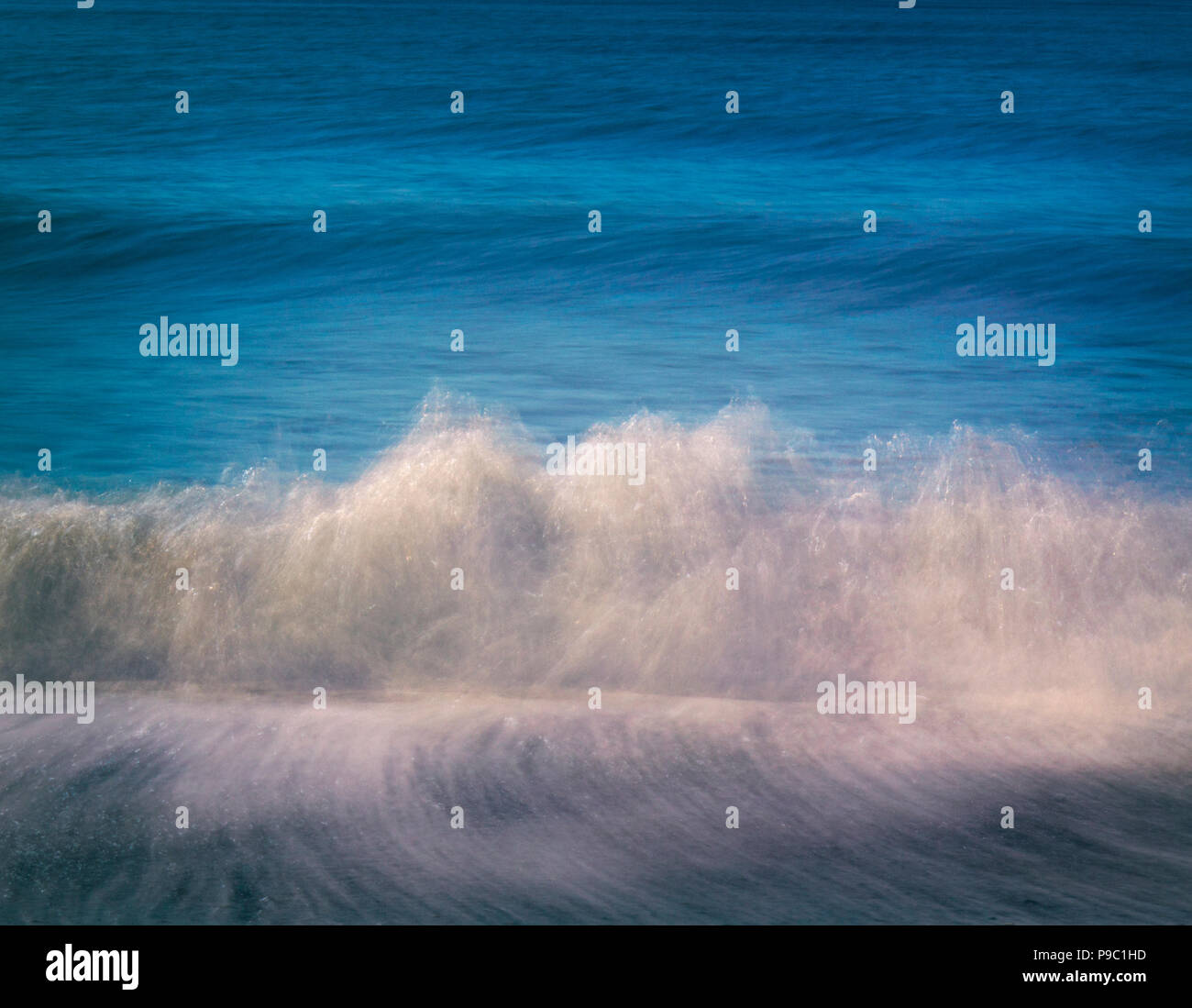 Seascape. Die Wellen am Ufer brechen. Stockfoto