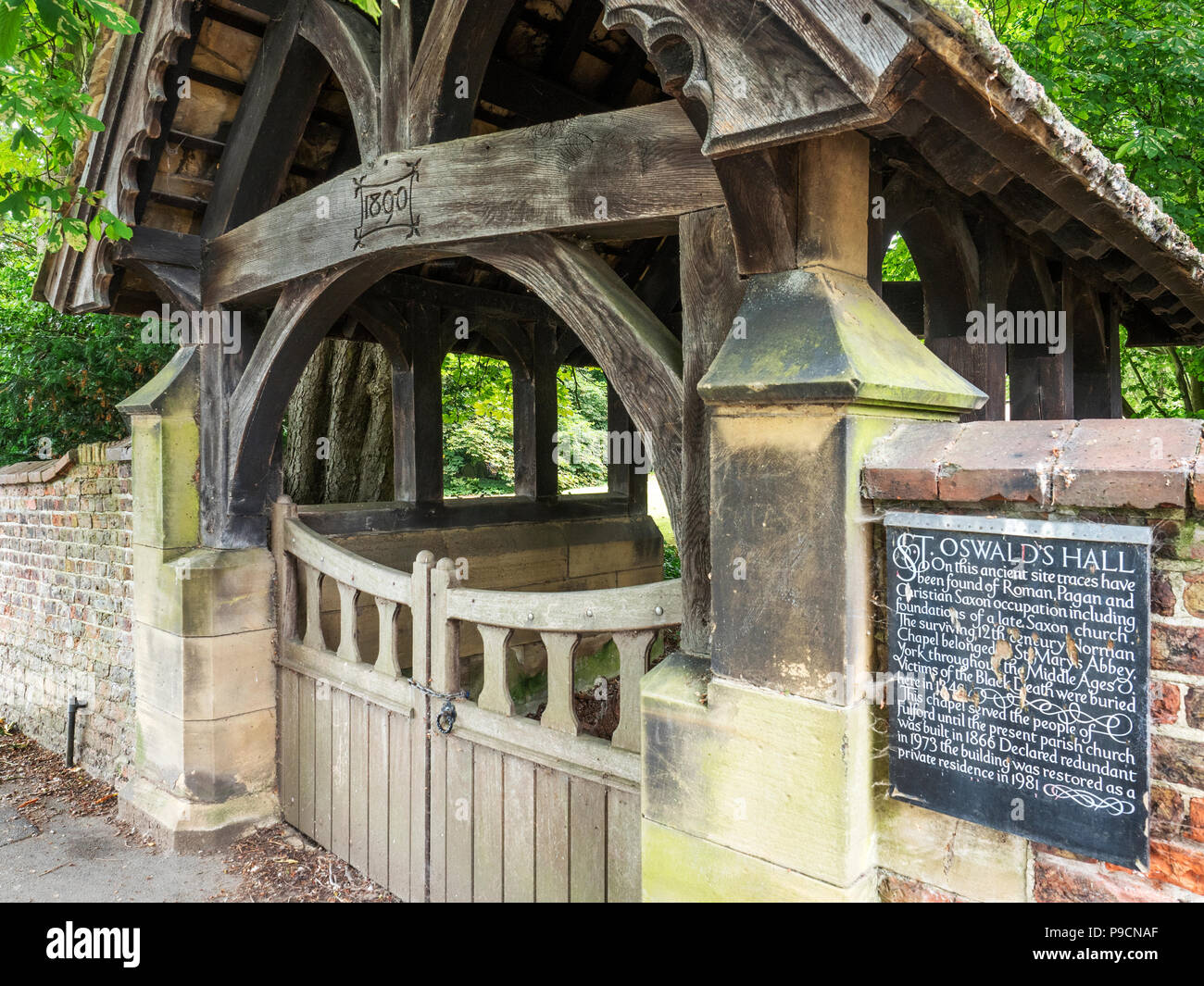 Lychgate in St. Oswalds Halle ehemalige Pfarrkirche bei Fulford York Yorkshire England Stockfoto