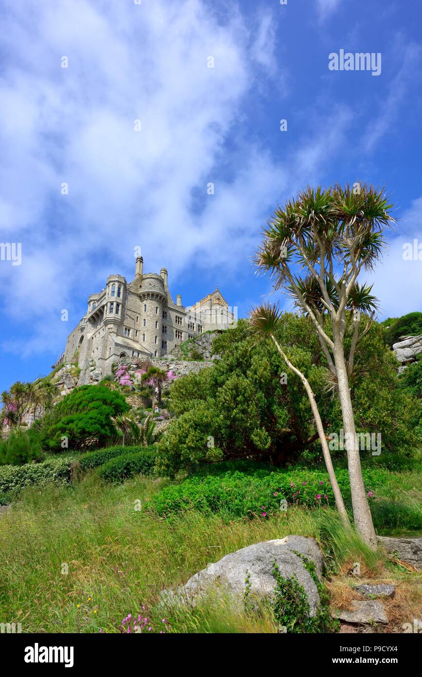 St. Michael Schloss und Gärten, Karrek Loos yn Koos, Marazion, Cornwall, England, Großbritannien Stockfoto