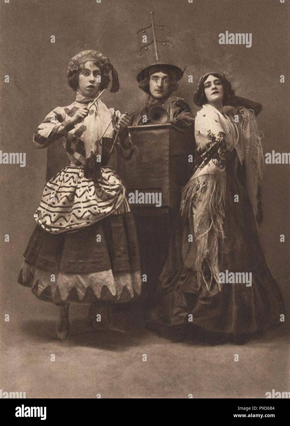 Bronislava Nijinska, Kobelev und Ludmila Shollar im Ballett Petruschka von I. Strawinsky. Museum: private Sammlung. Stockfoto