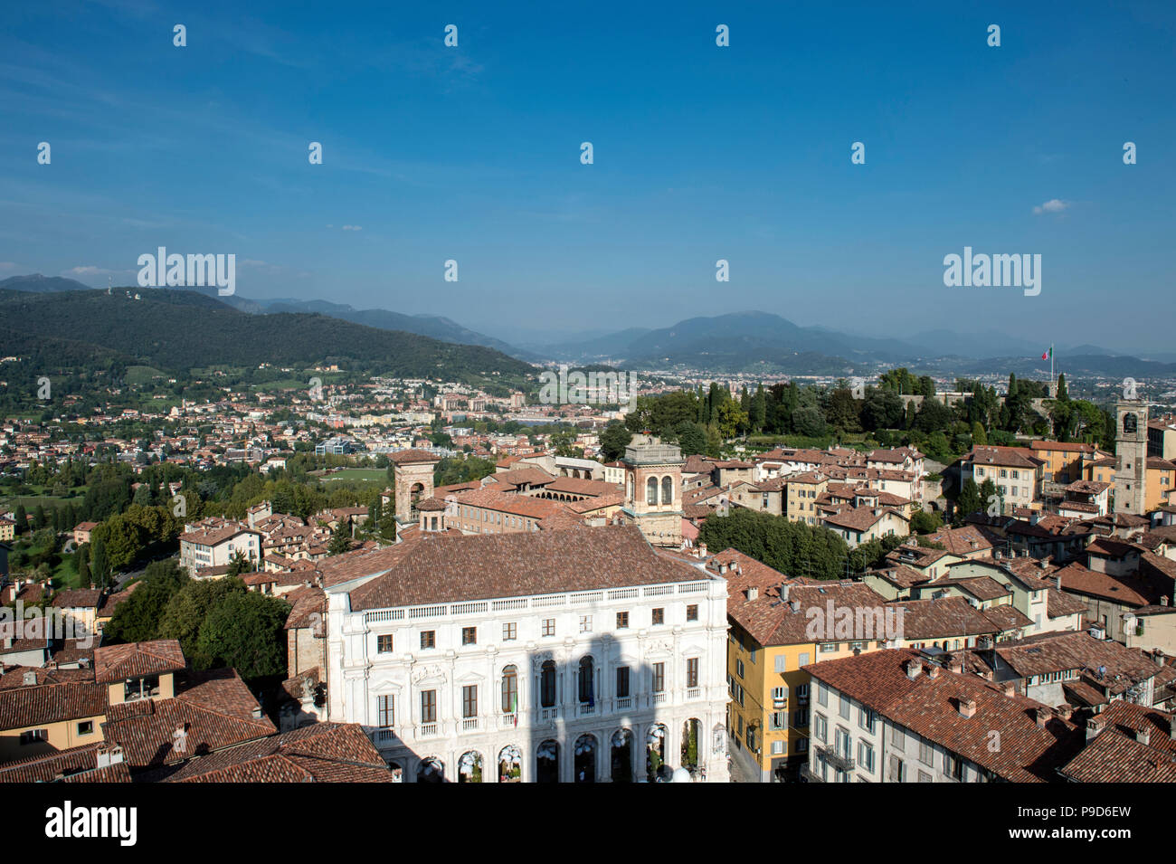 Italien, Lombardei, Bergamo Città Alta, Stadtbild mit dem Palazzo Nuovo vom Civic Tower (der "campanone") Stockfoto