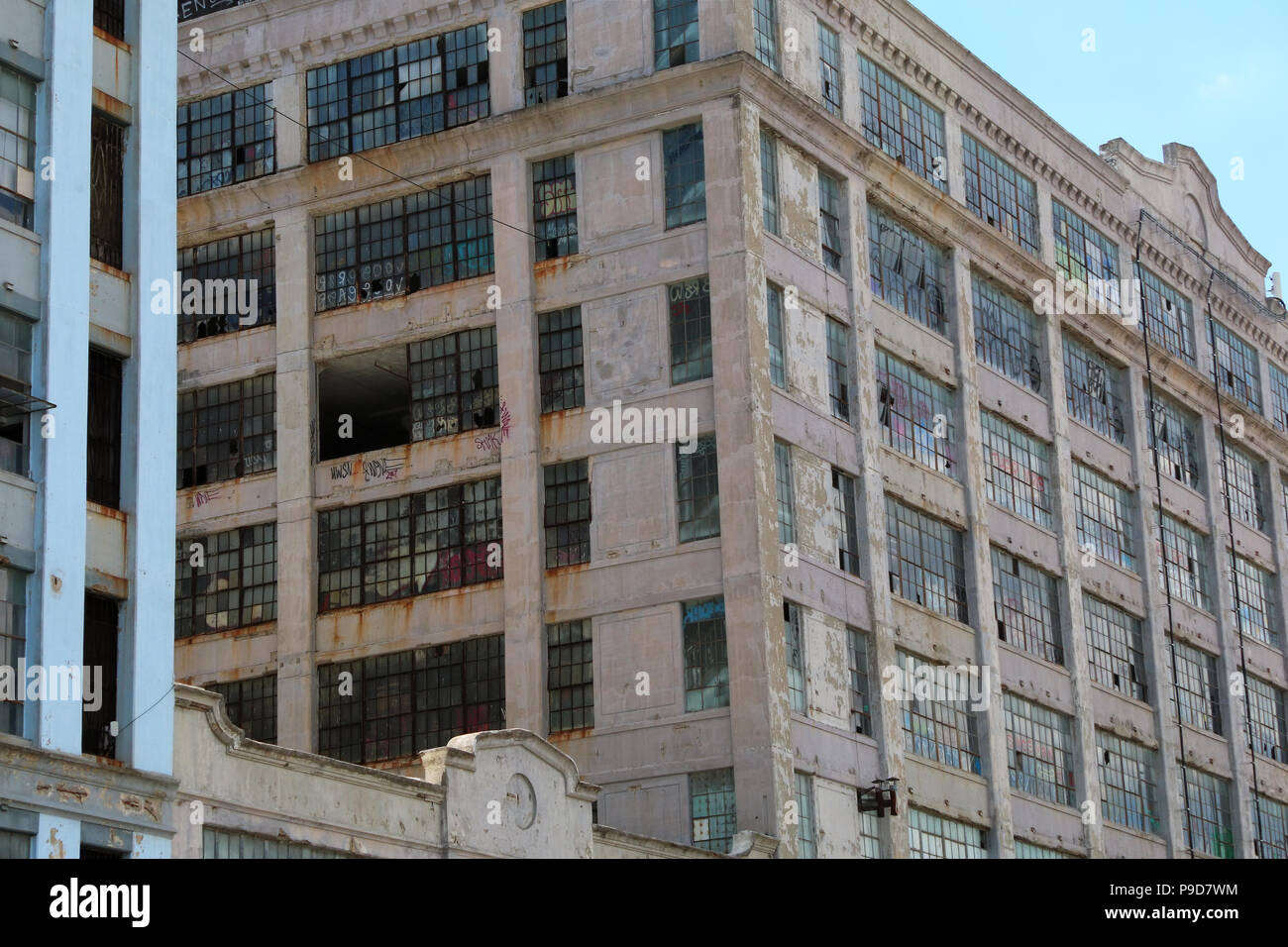 NEW YORK, NY - 26. Juni: Kiesige Nachbarschaft von Industrie Stadt komplexen Gebäuden in Sunset Park, Brooklyn am 26. Juni 2017 in New York, USA. (Foto durch Stockfoto