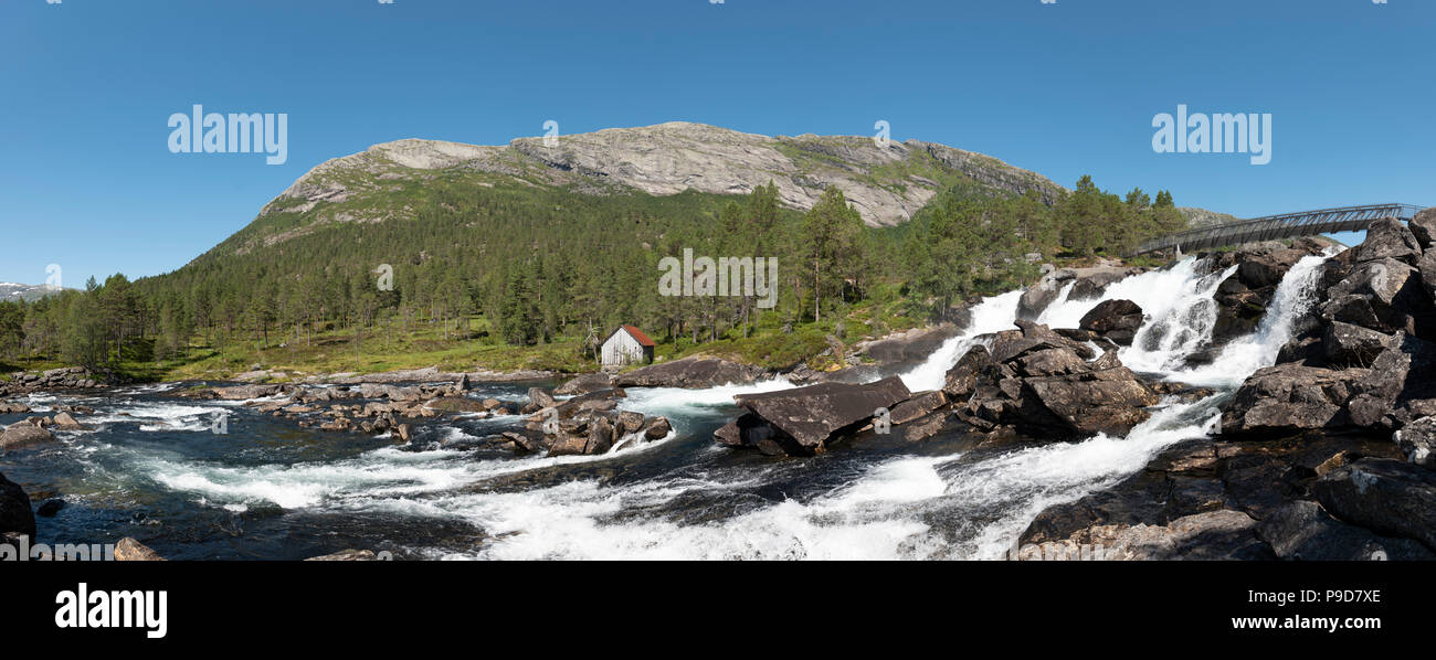 Likholefossen Brücke, Gaularfjellet, Norwegen. Stockfoto