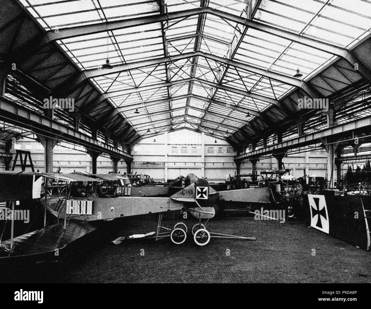 Gebäude für die Luftfahrtindustrie Abschnitt der AEG, Hennigsdorf bei Berlin. Museum: Staatliche Wissenschaftliche A. Schtschusew-museums Forschung Museum für Architektur, Moskau. Stockfoto