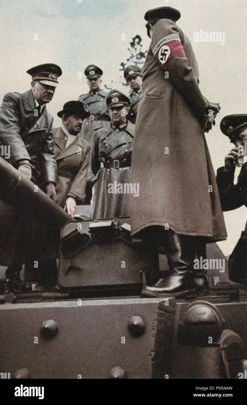 Adolf Hitler, Ferdinand Porsche, Walter Buhle und Albert Speer Inspektion eines Panzer Tank im März 1943 in Rügenwalde. Museum: Bayerische Staatsbibliothek, München. Stockfoto