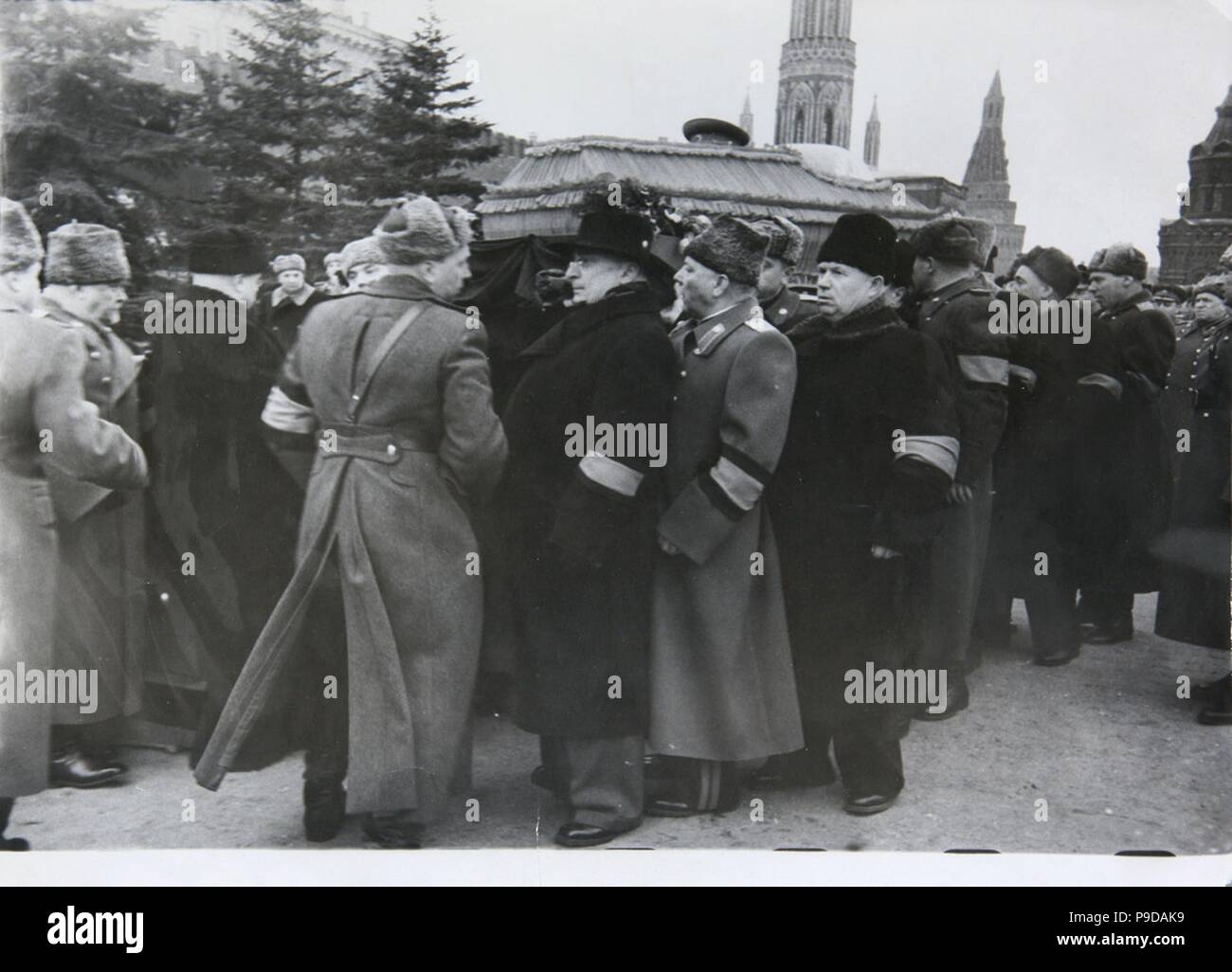 Berija und Chruschtschow vor dem Stalin Sarg, 9. März 1953. Museum: private Sammlung. Stockfoto