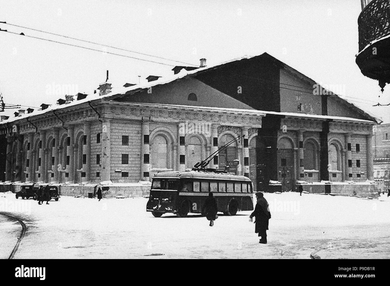 Die getarnte Moskauer Manege, Winter 1941. Museum: Staatliche Russische Film und Foto Archiv, Krasnogorsk. Stockfoto