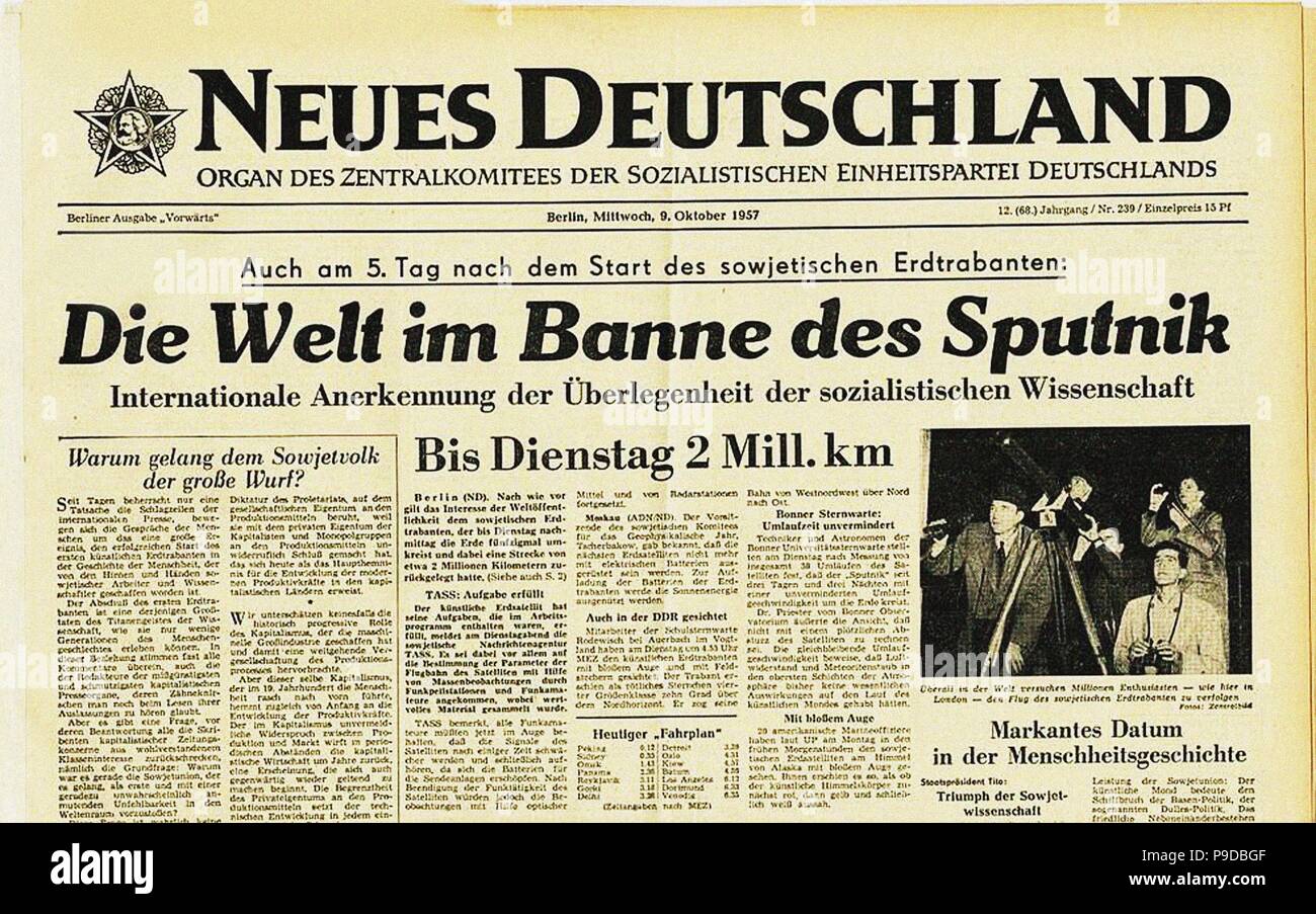 Titelseite Neues Deutschland: Die Welt Im Bann der Sputnik, 9. Oktober 1957. Museum: Deutsches Technikmuseum, Berlin. Stockfoto