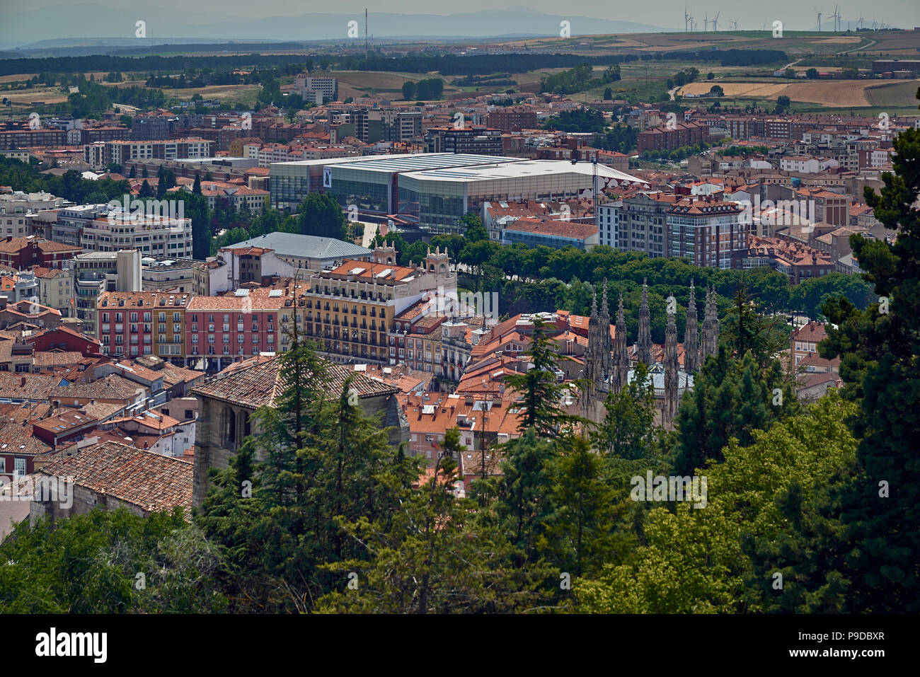 Allgemeine Ansicht der Stadt Burgos und seine Kathedrale von Turm der Burg. Kastilien und Leon, Spanien, Europa Stockfoto