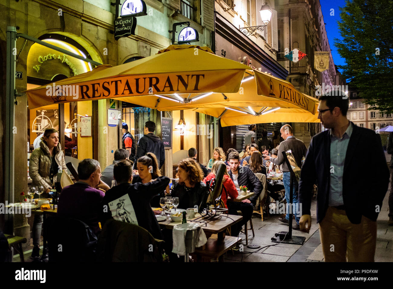 Straßburg, Speisesaal, Restaurant, Terrasse, Nacht, Elsass, Frankreich, Europa, Stockfoto