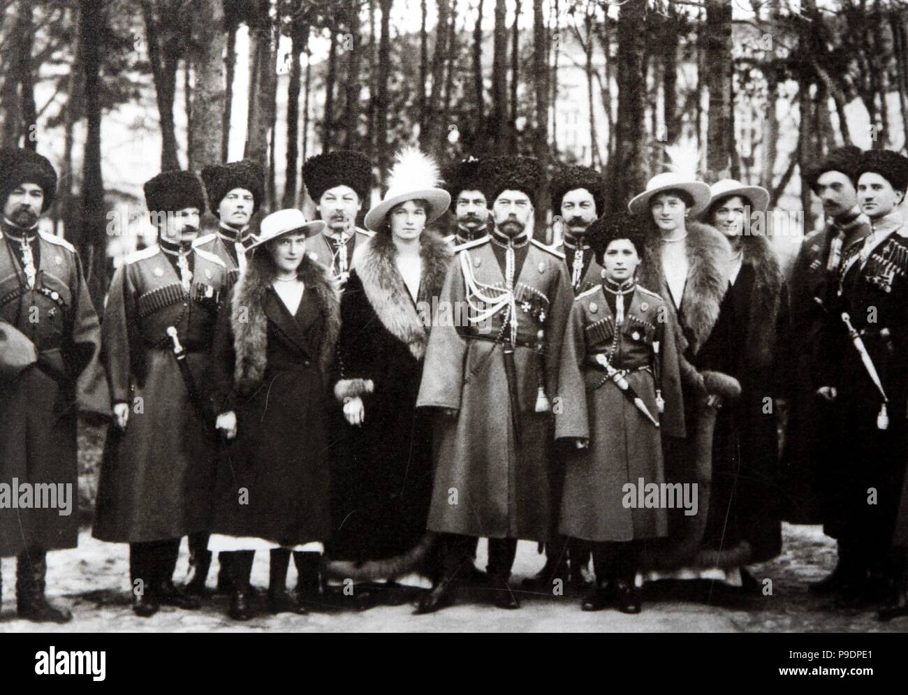 Die Familie von Zar Nikolaus II. von Russland mit der Kuban-kosaken. Museum: State Museum der politischen Geschichte Russlands, St. Petersburg. Stockfoto