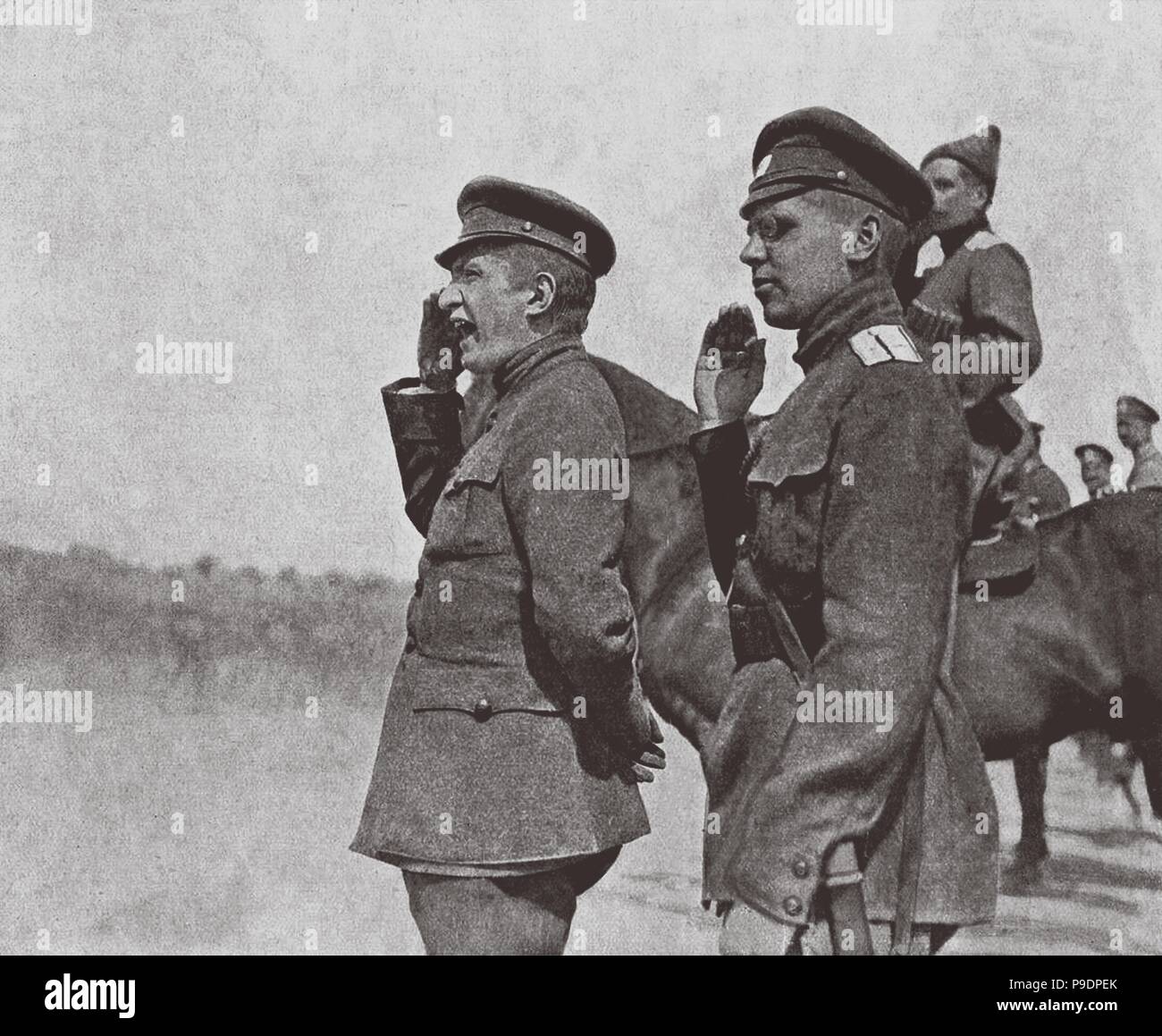 Ministerpräsident der Russischen Provisorischen Regierung Alexander Kerenski (links) an der Vorderseite. Museum: private Sammlung. Stockfoto