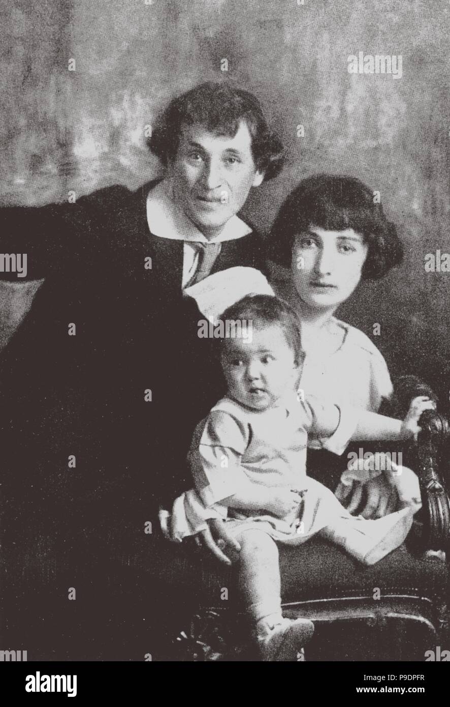 Marc Chagall mit seiner ersten Frau Bella und seiner Tochter Ida. Museum: Russische Staatliche Archiv der Literatur und Kunst, Moskau. Stockfoto