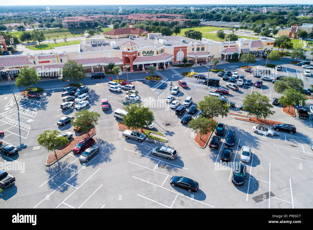 Orlando Florida, Davenport, Publix Food Supermarkt, Parkplatz im Einkaufszentrum, Luftaufnahme von oben, FL18071147d Stockfoto