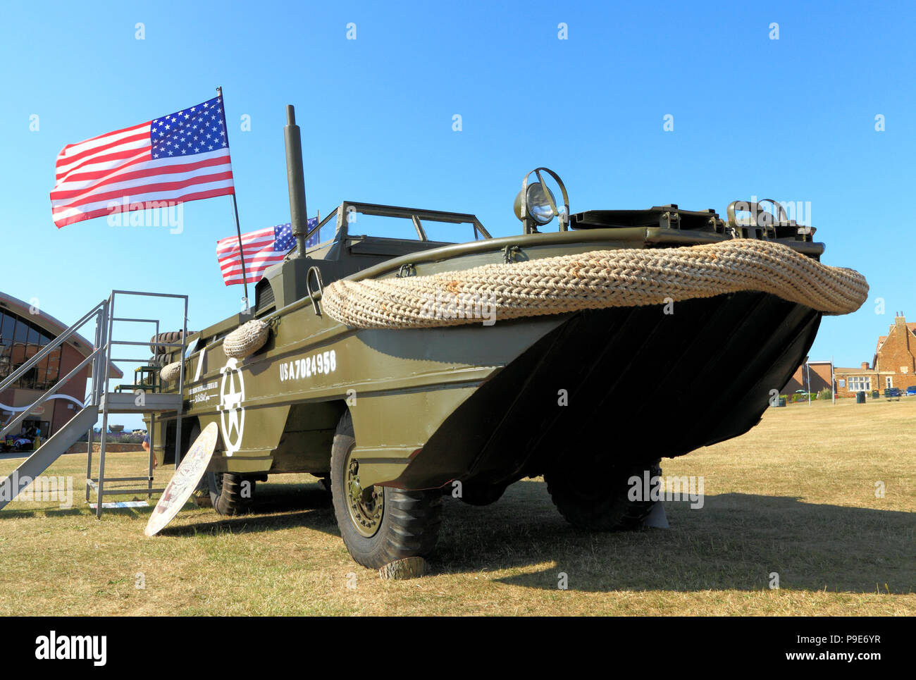 Us-Zweiten Weltkrieg DUKW, Amphibischen, Militär, Fahrzeug, WW2, Sterne und Streifen, American, Flag Stockfoto