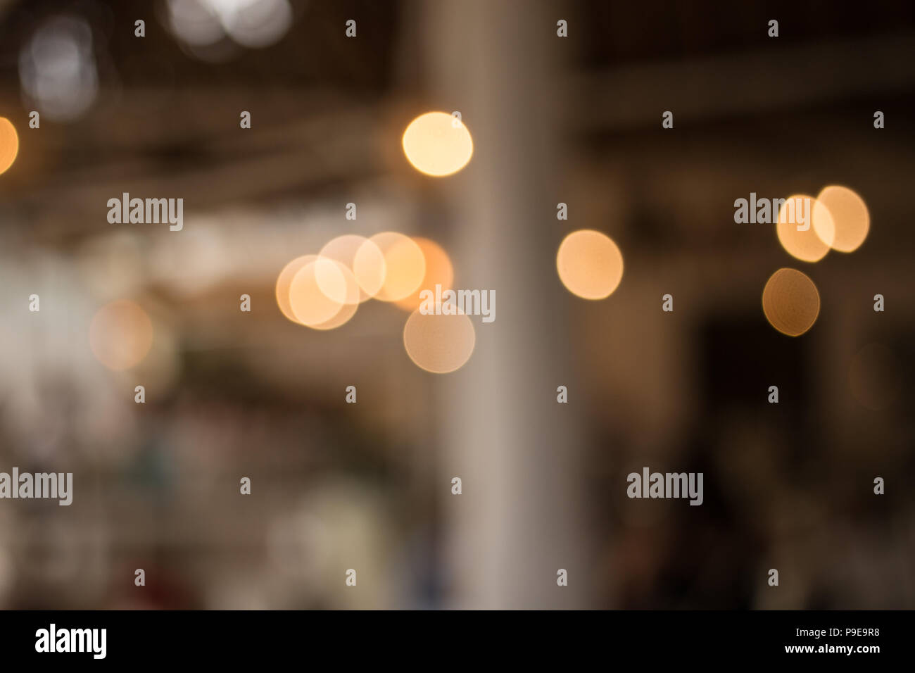 Unscharfer Hintergrund des Restaurant mit abstrakten bokeh Licht Stockfoto