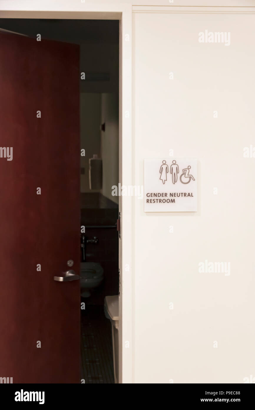 Geschlechtsneutral Schild am Eingang der Toilette. Stockfoto