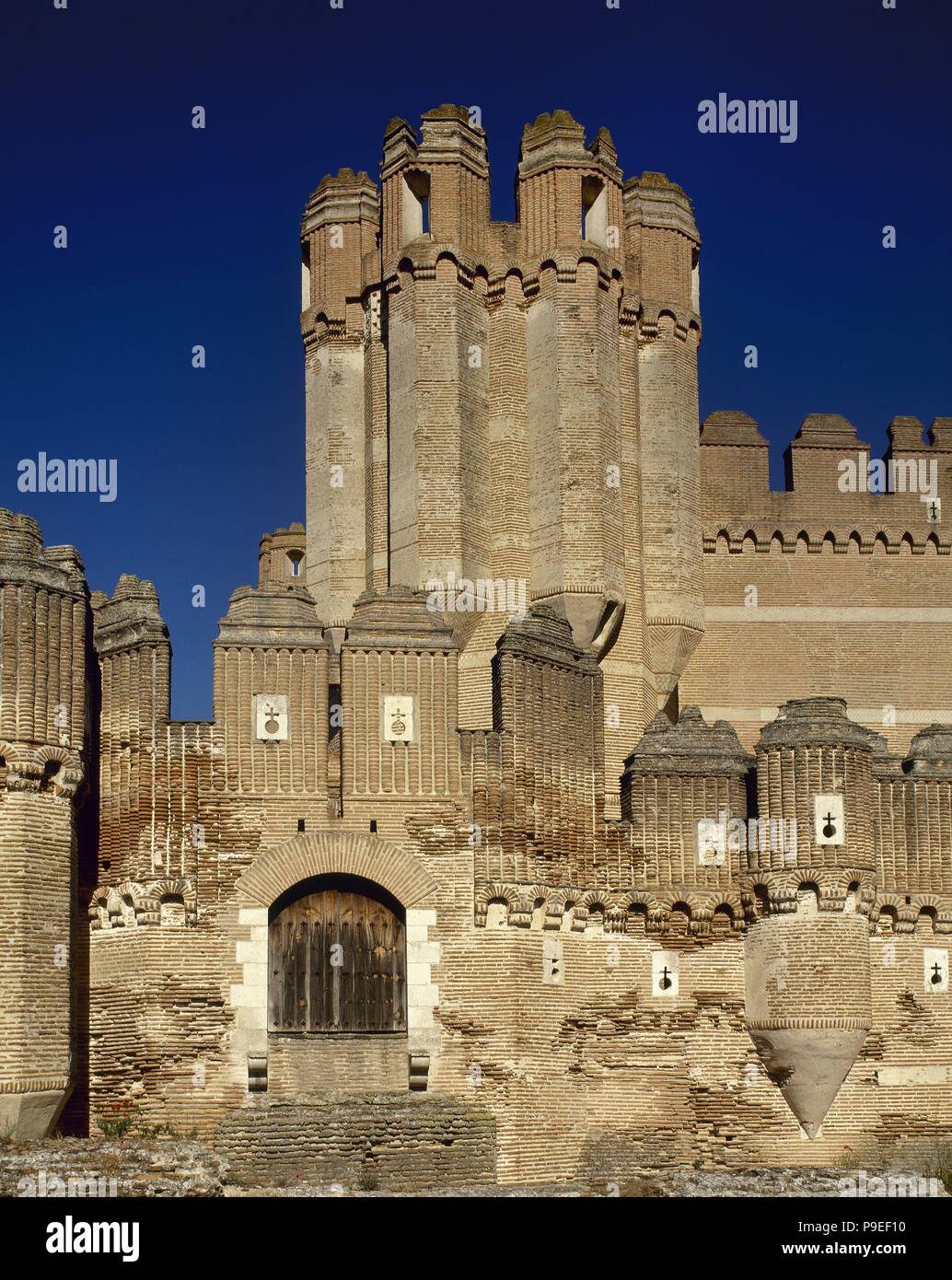 Spanien. Koka-Burg. 15. Jahrhundert. Mudejar-Stil. Von außen. Detail. Stockfoto