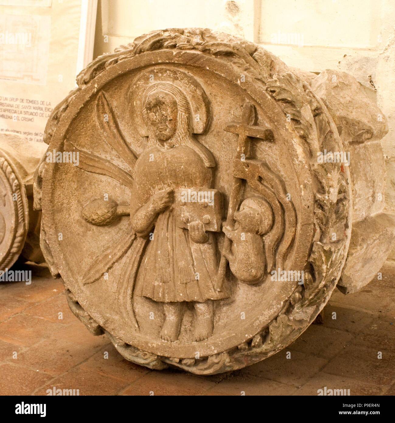 Schlüssel des Bogens von der Basilika von Santa María de Mataró, 15. Jahrhundert, architektonisches Element. Stockfoto