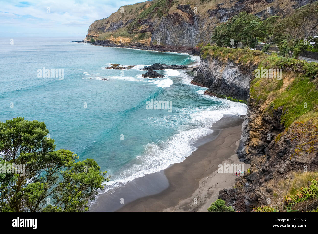 Strand in der Nähe von caloura an der Südküste der Insel Sao Miguel, Azoren Stockfoto