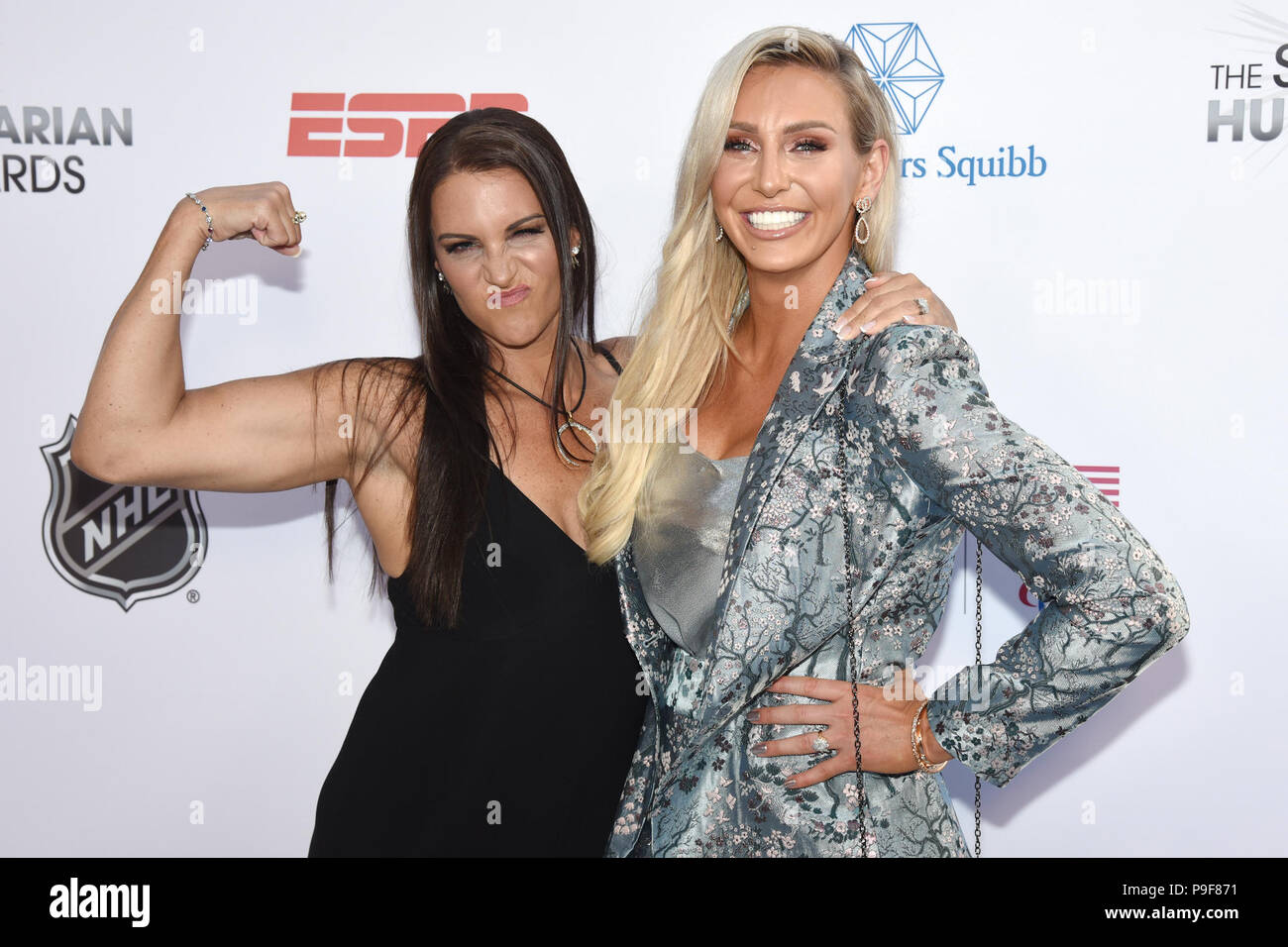 Los Angeles, Kalifornien, USA. 17. Juli 2018. STEPHANIE MCMAHON UND CHARLOTTE FLAIR nimmt an der 4. jährlichen Sport humanitären Auszeichnungen bei LA LIVE DER Novo in Los Angeles. Credit: Billy Bennight/ZUMA Draht/Alamy leben Nachrichten Stockfoto