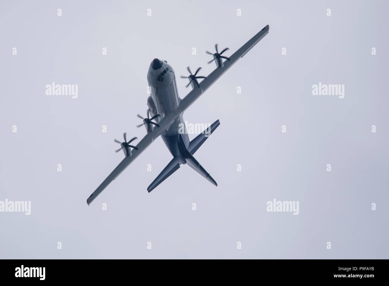 Lockheed Martin LM 100 J zivile Hercules Transportflugzeug auf der Farnborough International Airshow, FIA 2018, Luft- und Raumfahrt Handel Tag, Großbritannien Stockfoto