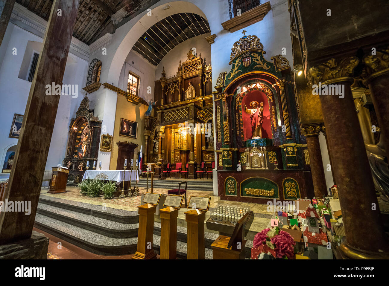 Innenraum der Kirche Iglesia de la Merced in Panama bereit zum Weltjugendtag (WJT) 2019 Stockfoto