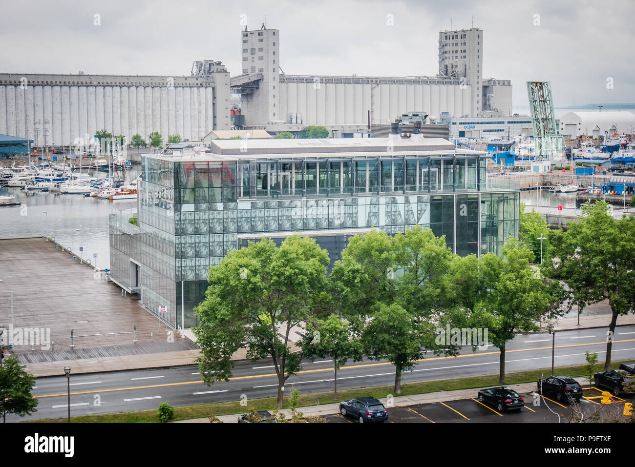 Escape 400 e moderne Bürogebäude Quebec City Stockfoto